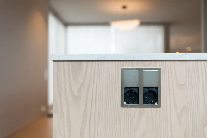 Stikkontakt kjøkkenøy