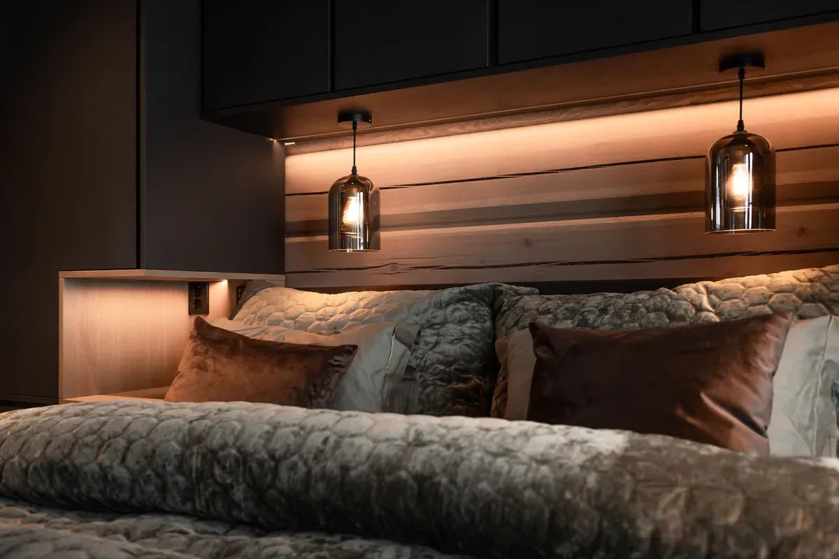 Soverom med LED striper