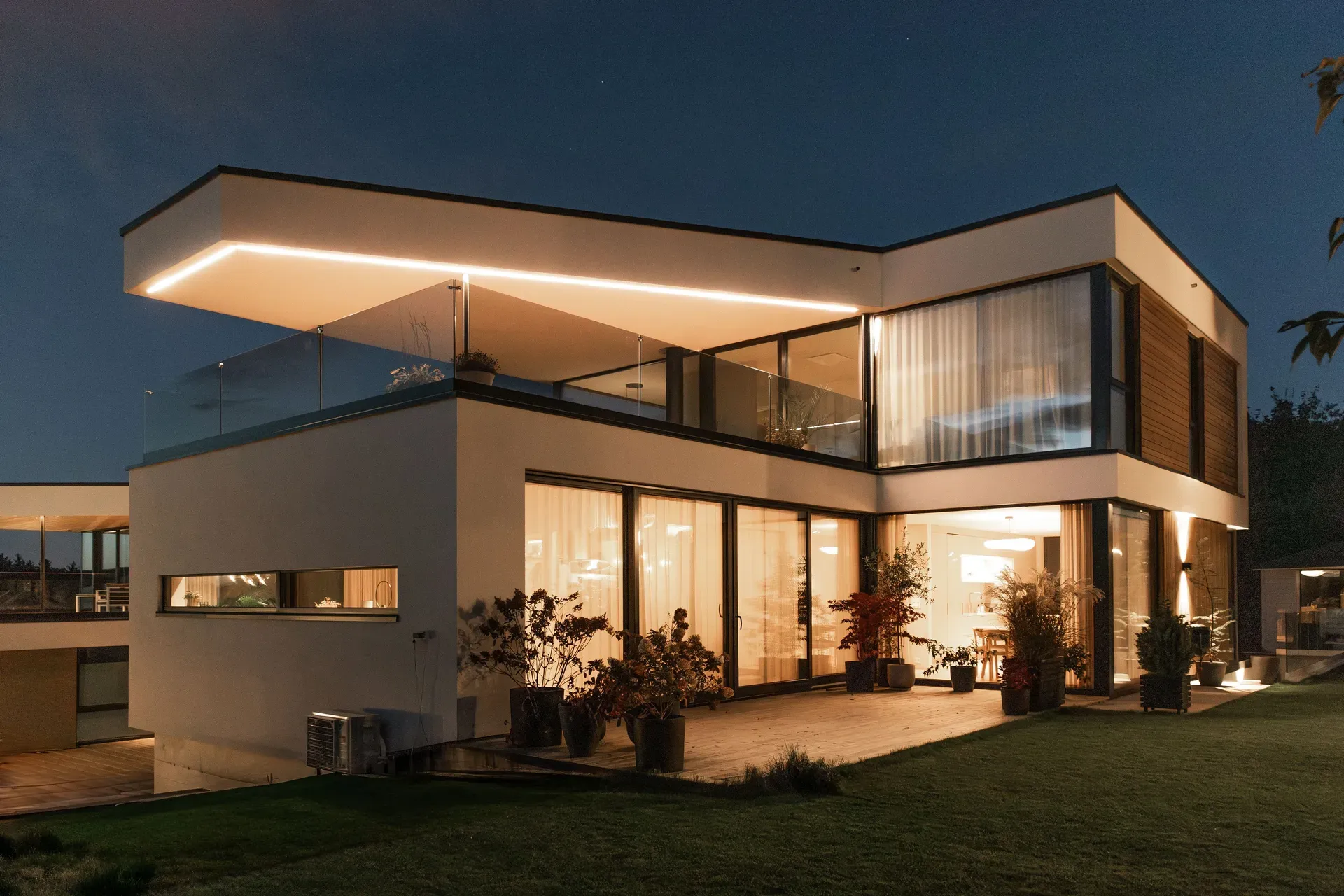 Lysdesign som fremhever arkitekturen