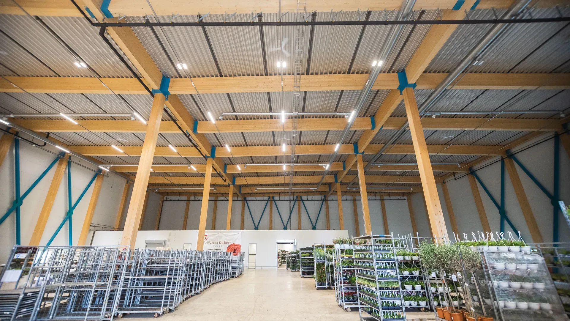 Lager- og logistikkbygg hos Bulkwood med elektro fra SEKO Elektro, her i grøntavdelingen.