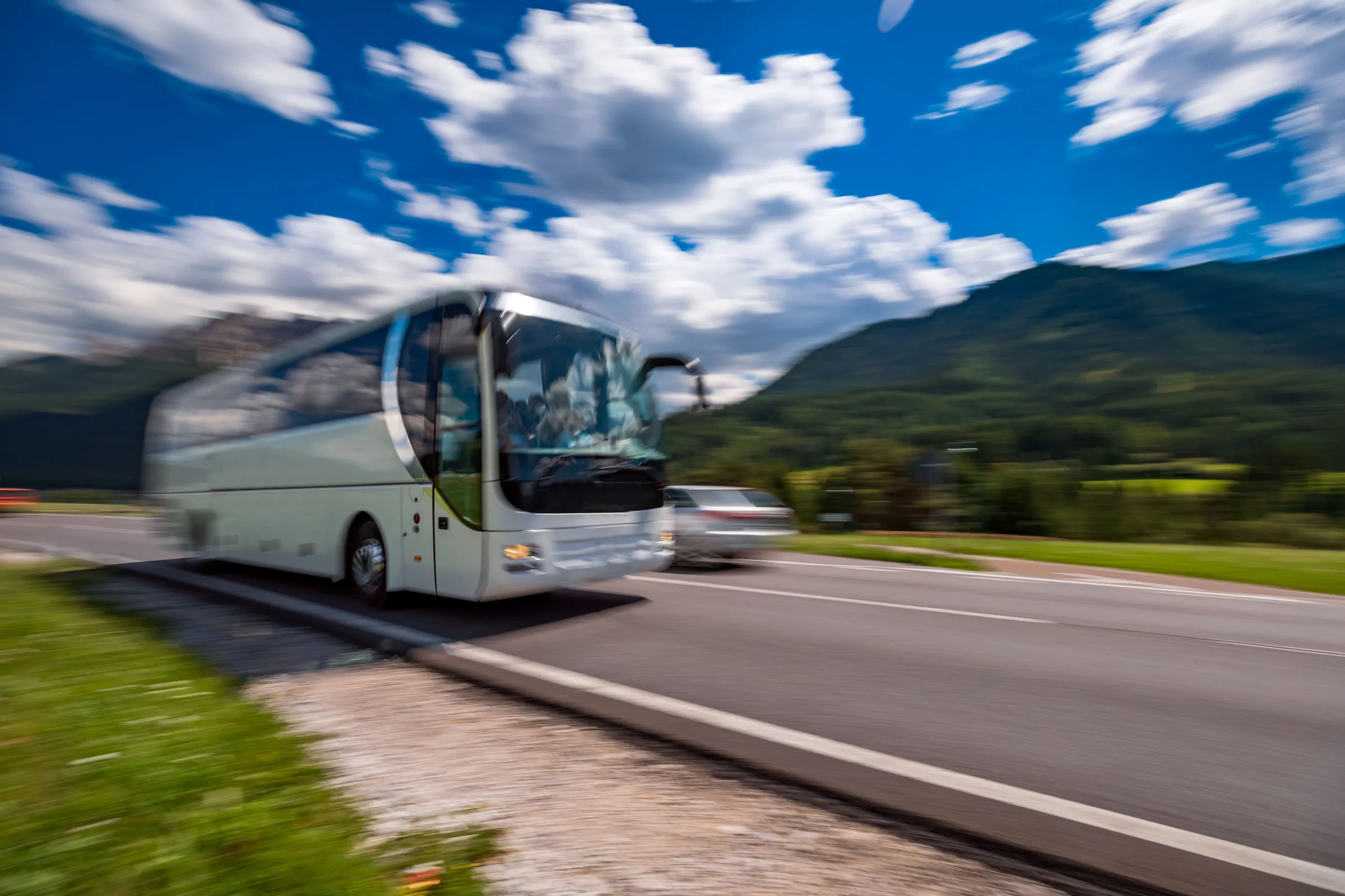 Buss i fart.