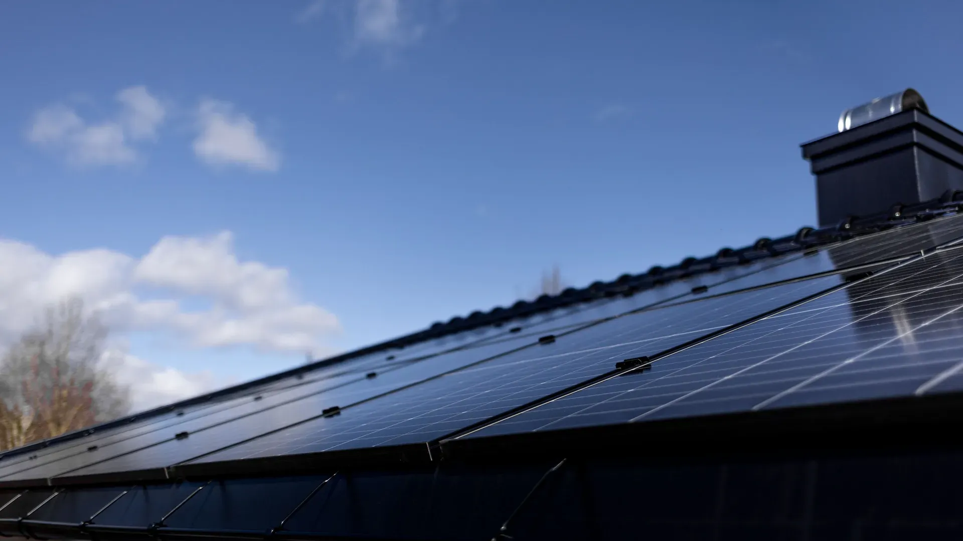 Solceller på tak privatbolig utført av ElteraGruppen.