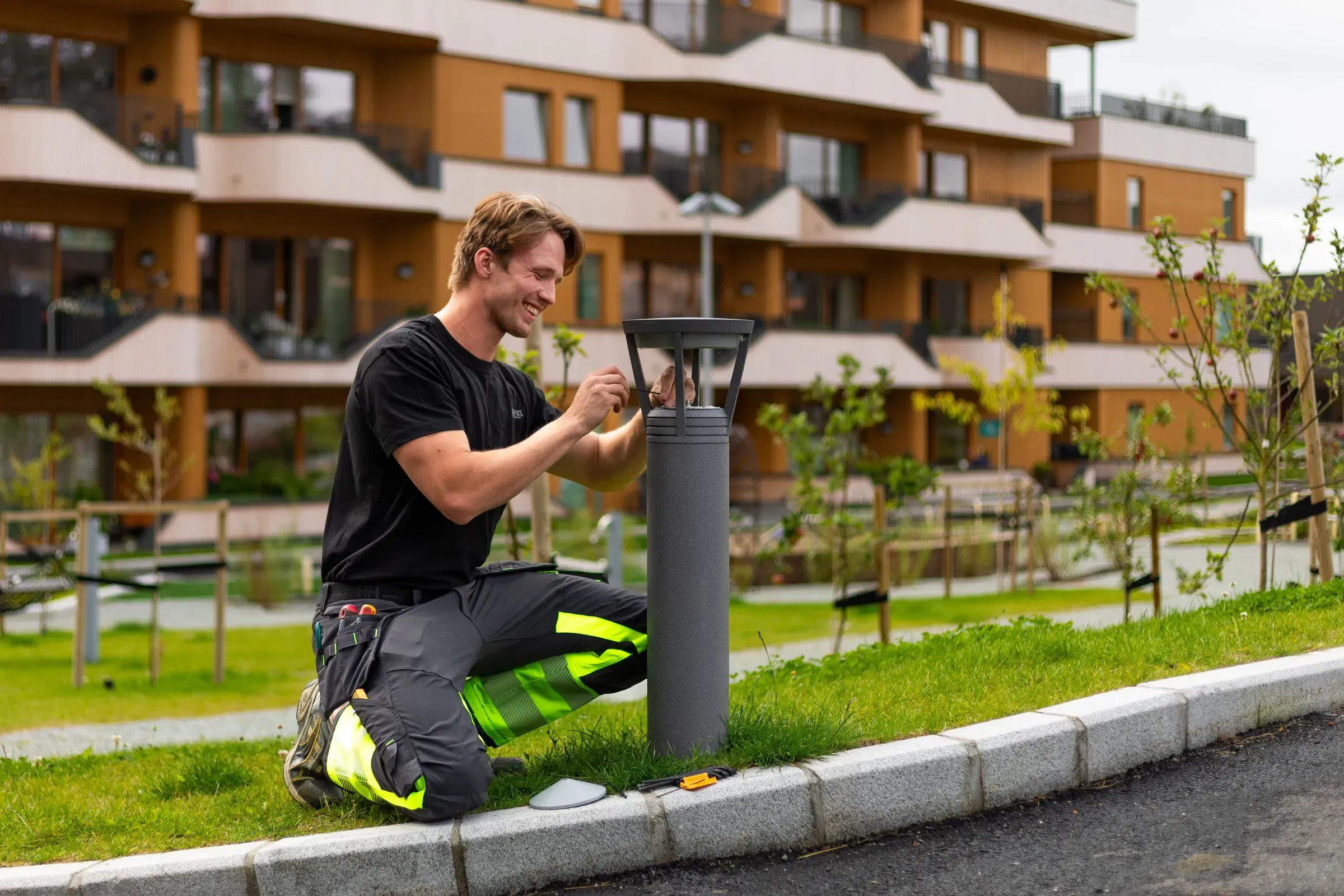 kreatel ansatt som jobber ute
