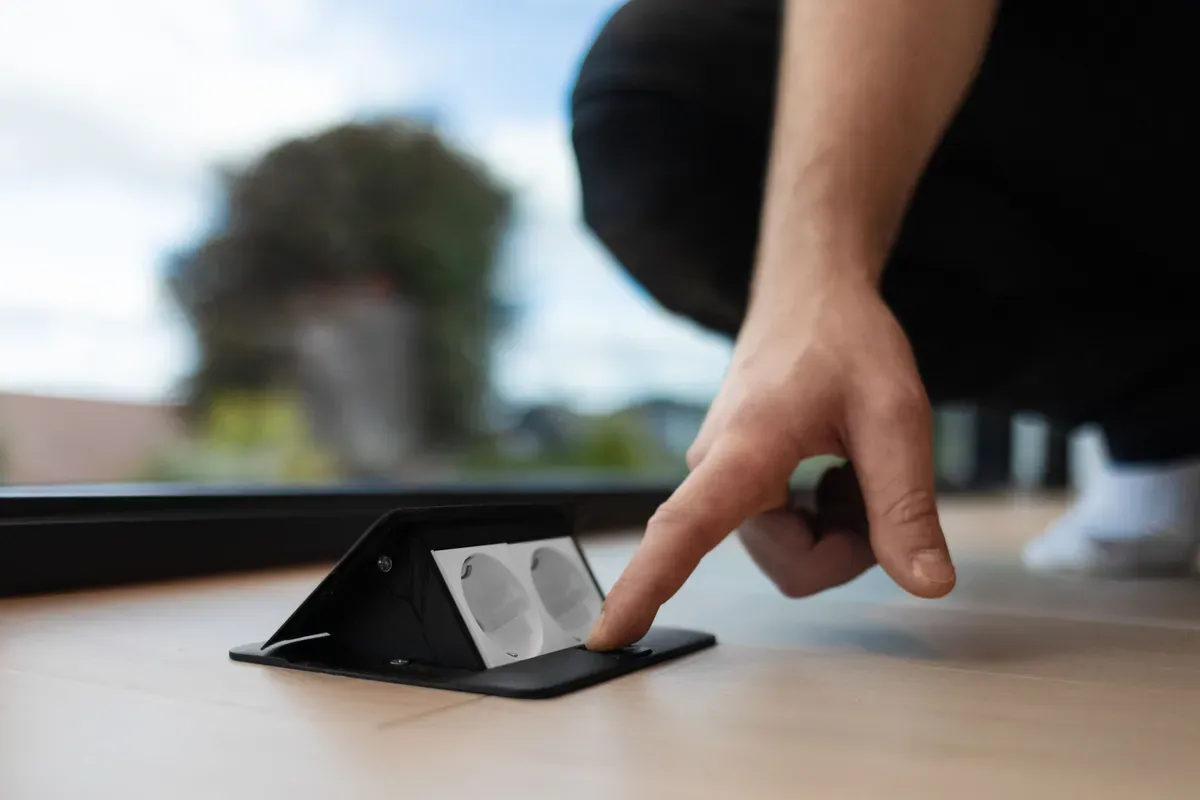 Nedfelte doble stikkontakter i gulvet