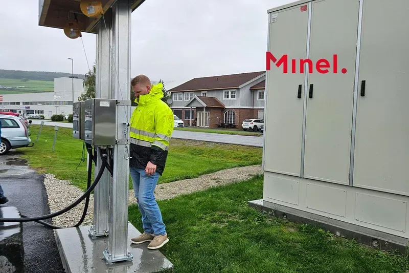 på befaring av ladestasjoner