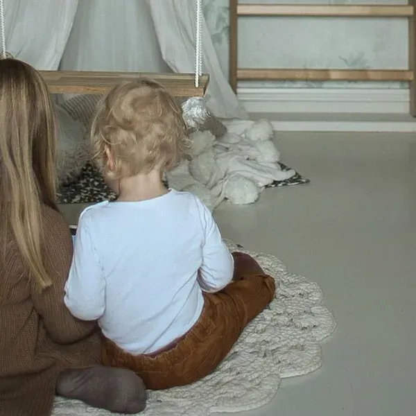 to barn på barnerom