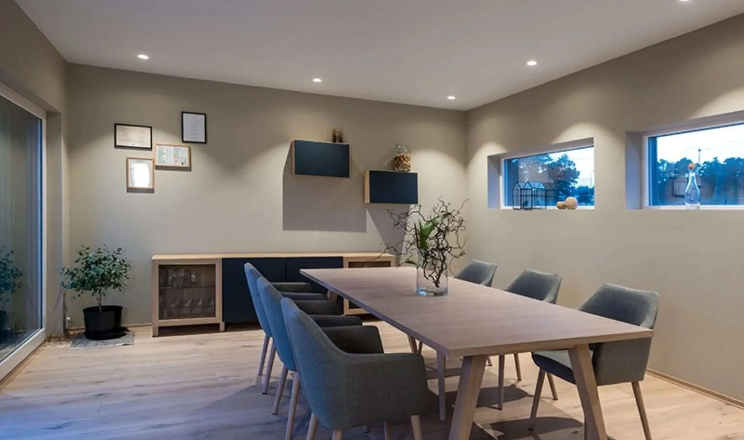 spisestue med innfelte downlights