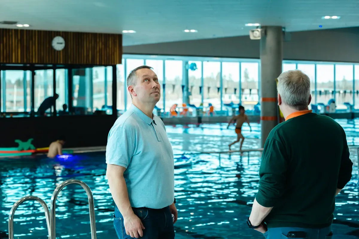 seko-mann på jobb hos jessheimbadet