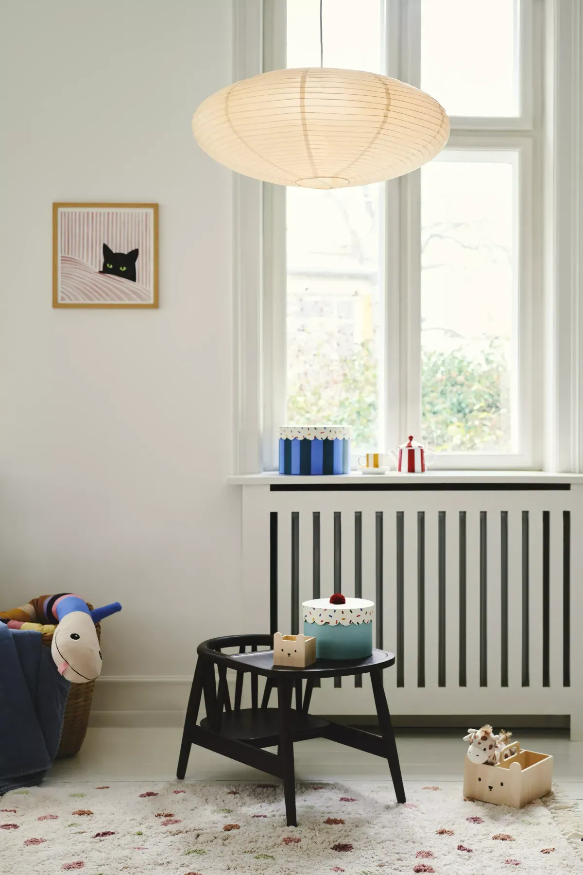 barnerom med en taklampe